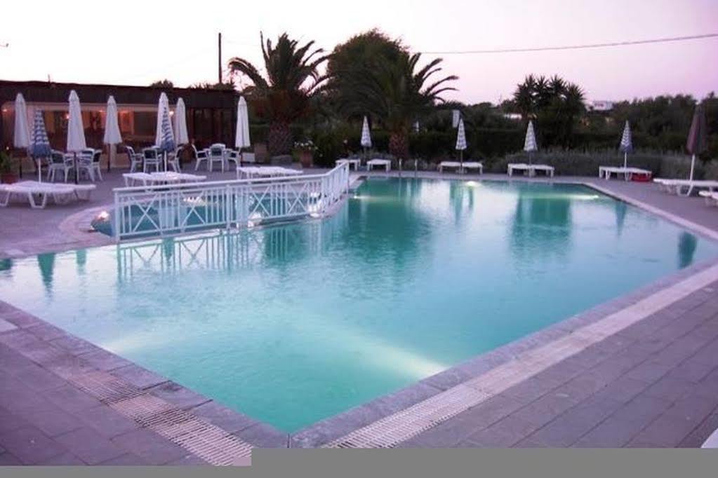 Alkmini Hotel Theológos 외부 사진